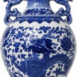 Classic Blue and White Dragon Porcelain Vase, Jingdezhen, China (Blue Dragon)